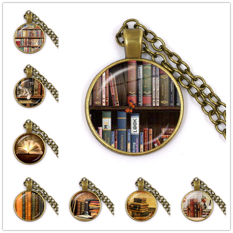Hot Old Book Necklace Vintage  - Vintage Fashion Library avis et prix