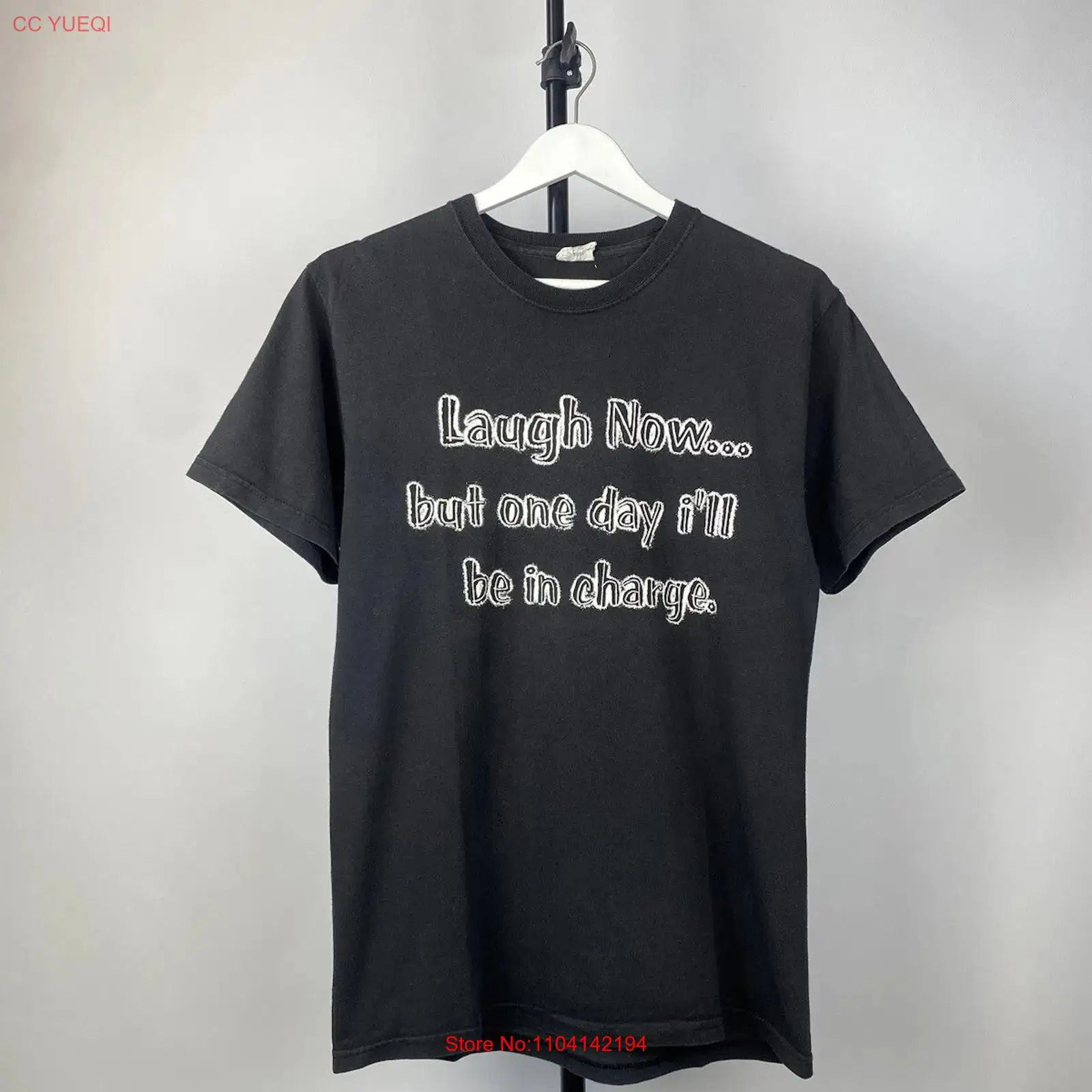 Vintage Y2K T Shirt Laugh Now  - Vintage Fashion Now avis et prix