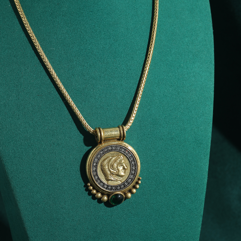 Head Ancient Coin Pendant Chok - Vintage Fashion Jewelry Brands avis et prix
