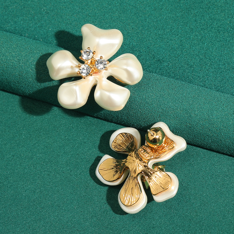 Vintage Five Petal Flower Baro - Vintage Fashion Jewelry Brands avis et prix
