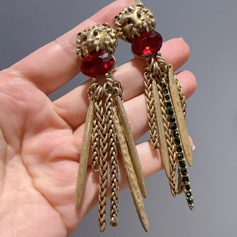 Vintage Lion Head Red Treasure - Vintage Fashion Jewelry Brands avis et prix