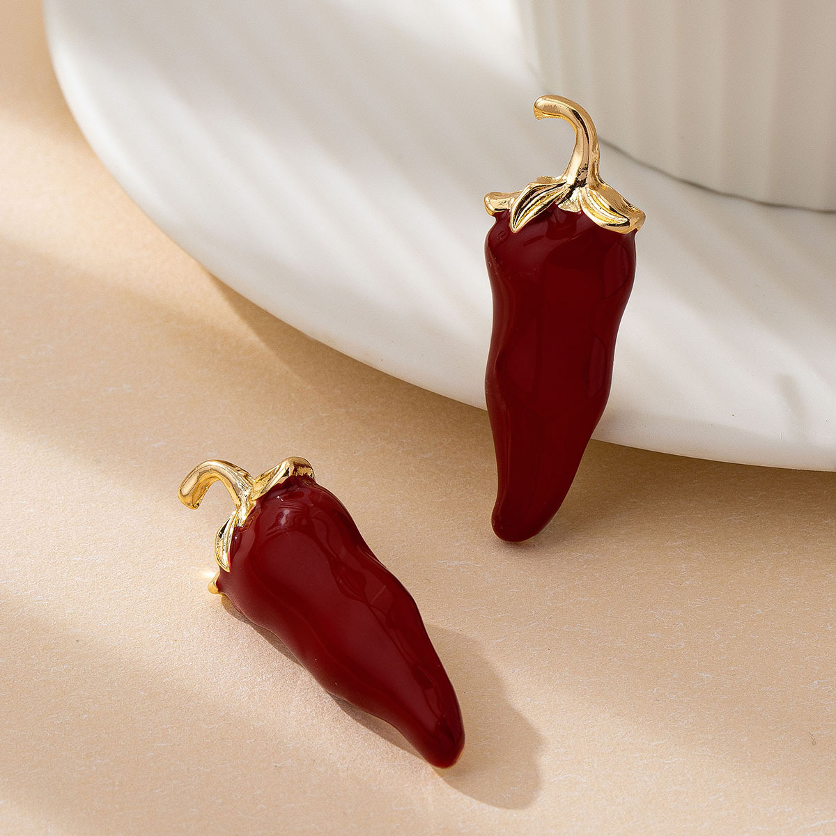Quirky Chili Stud Earrings Wom - Quirky Vintage Fashion avis et prix