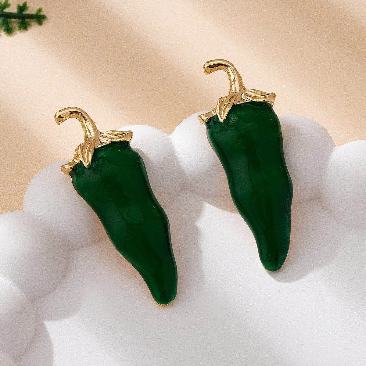 Quirky Chili Stud Earrings Wom - Quirky Vintage Fashion avis et prix